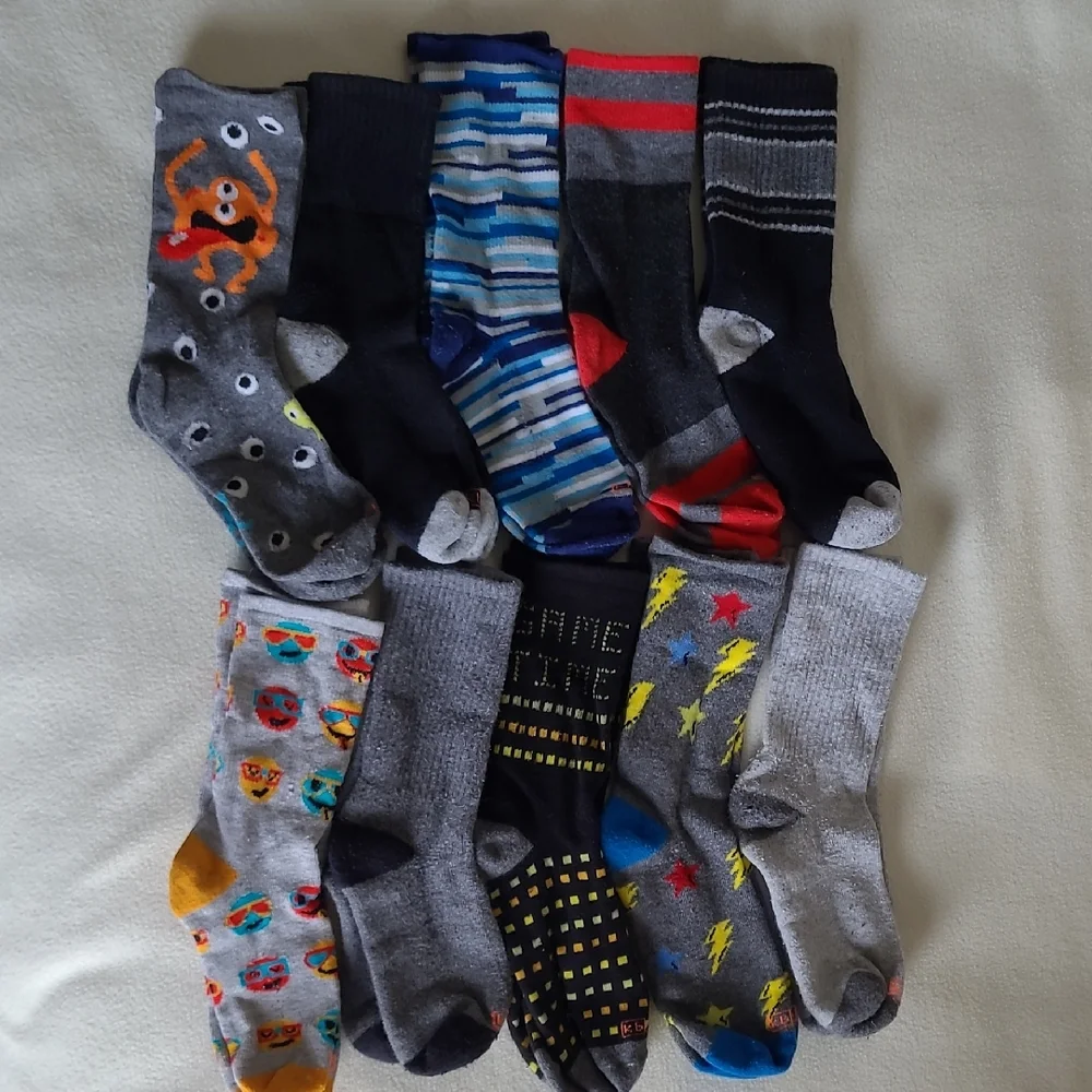 Kid's Assorted Crew Sicks 12 Pair Kb K Bell Colorful Fun Novelty Unisex Size 5-7